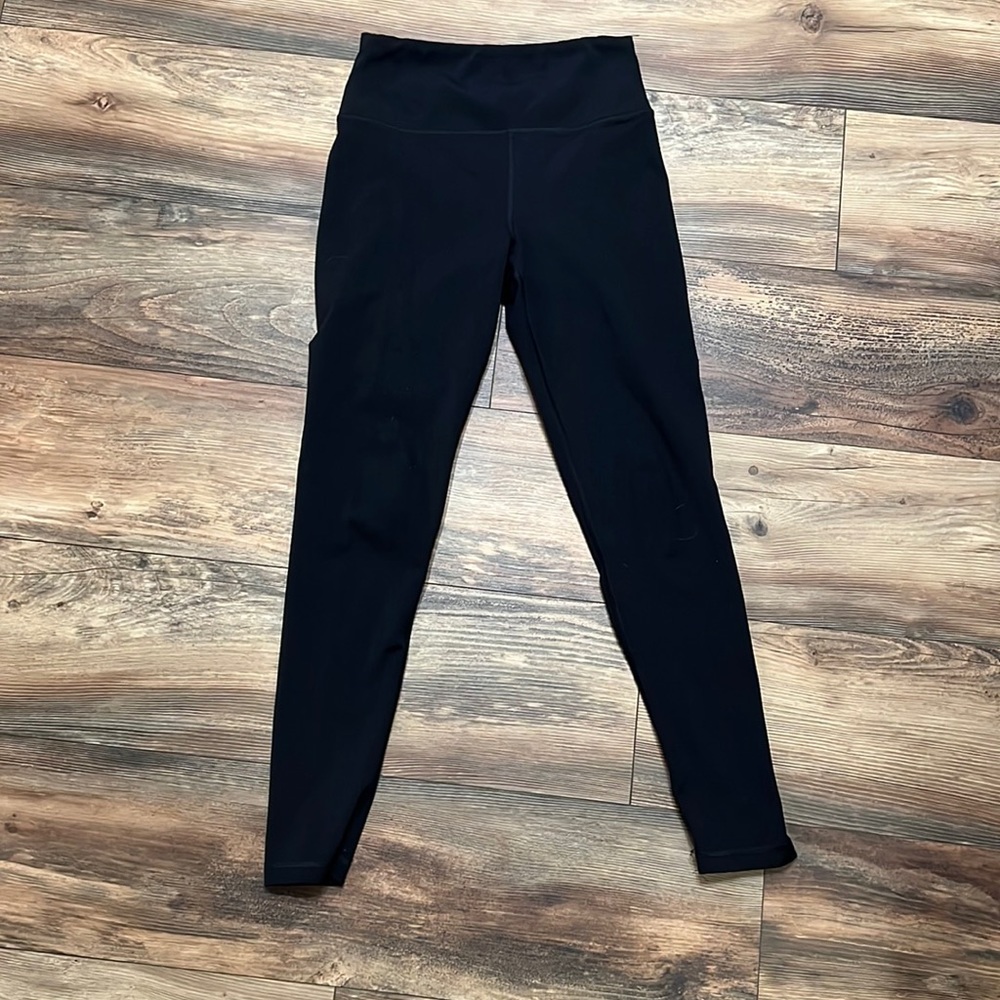 American Eagle black leggings size small.